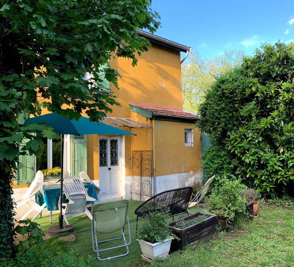 "La Petite Maison" Sainte-Foy-lès-Lyon Екстериор снимка